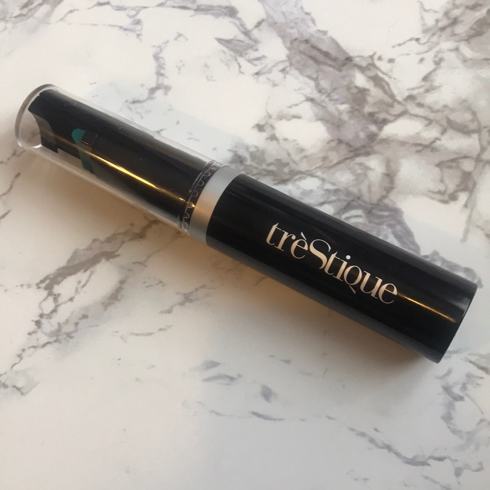 treStique mascara and eyelash curler in one